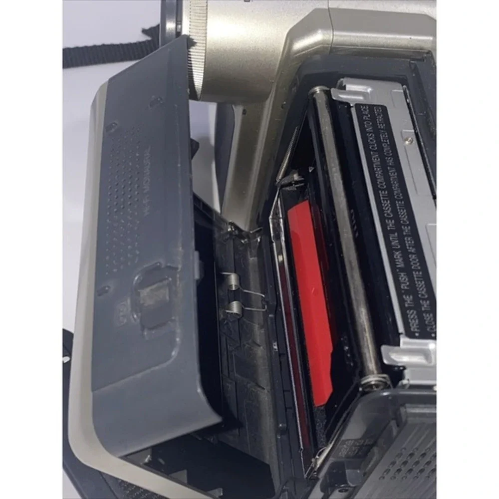 Sharp VL-E780U VIEWCAM Video8 Camcorder‎ + Charger 1 BATTERY! UNTESTED!!!